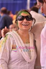 at Usha Aggarwal_s holi bash in Mukesh Mills on 20th March 2011 (100).JPG